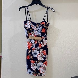 ♥️Super cute flower print short dress w/gol…